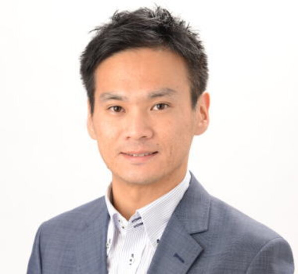 行政書士　佐藤　大樹